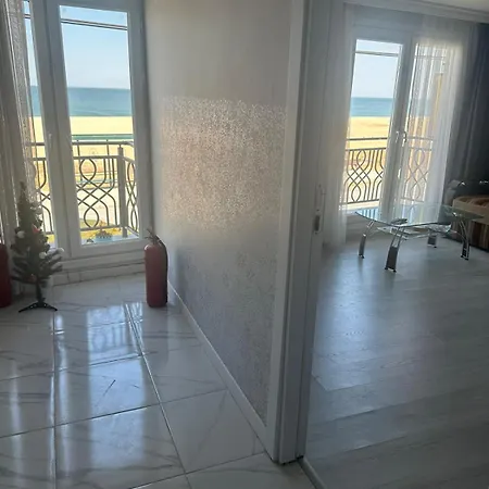 Holiday Beach Hotel Arnavutkoy