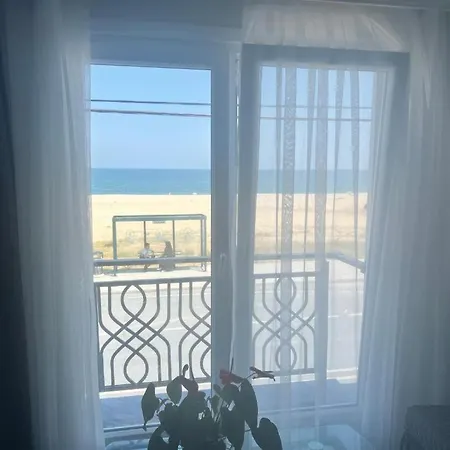 Hotel Holiday Beach Hotel *