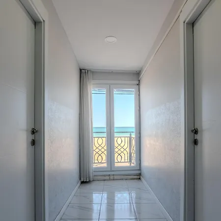 Holiday Beach Hotel Hotel Arnavutkoy